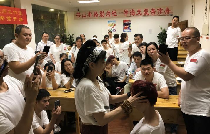 針灸推拿培訓學校教你如何用推拿預防脫發
