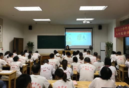 學歷不高？不用擔心，來重慶六合職校學技術，謀個好發展！